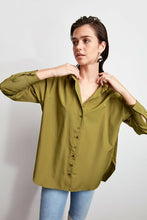 Charger l'image dans la galerie, Women's Button Khaki Relaxed-Fit Shirt
