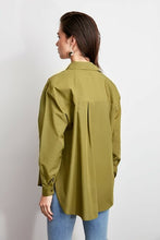 Charger l'image dans la galerie, Women's Button Khaki Relaxed-Fit Shirt
