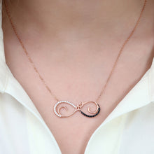 Charger l'image dans la galerie, Women's Zircon Gemmed Rose Plated 925 Carat Silver Necklace
